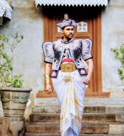 Ketapath Paura – Nilame Costiume